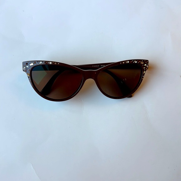 Bebe BB7024 Bejeweled Retro Cat-eye Sunglasses with Polarized lenses - Picture 7 of 7